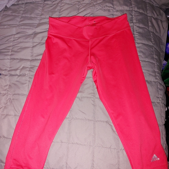 Adidas active wear - Picture 1 of 3